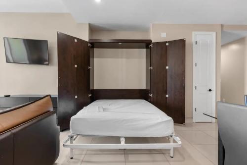 2_bedroom_city_view_ocean_view_012