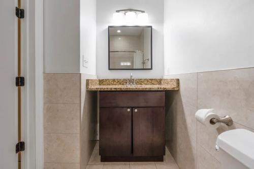 2_bedroom_city_view_ocean_view_017