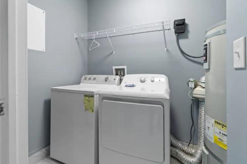 3_bedroom_direct_waterfront_05