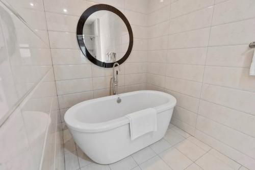 3_bedroom_direct_waterfront_06
