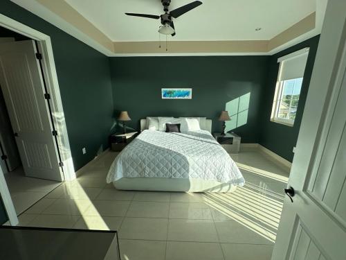 3_bedroom_ocean-city_view-bedroom2