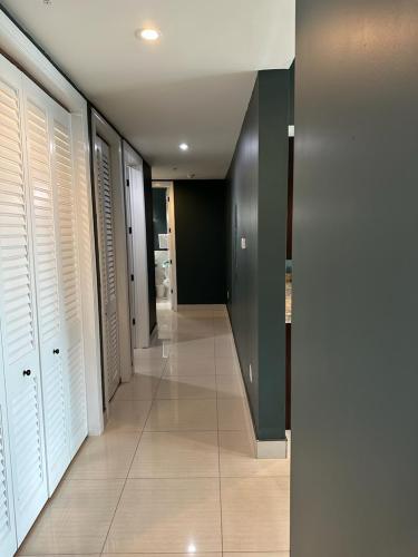 3_bedroom_ocean-city_view-closet