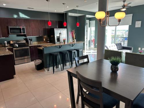 3_bedroom_ocean-city_view-kitchen