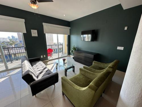 3_bedroom_ocean-city_view-living_room
