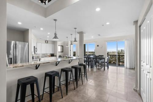 7_bedroom_penthouse_suite_01