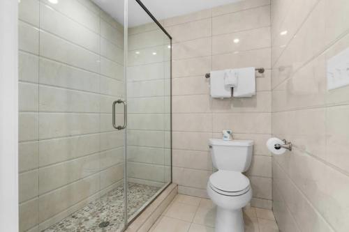 7_bedroom_penthouse_suite_015