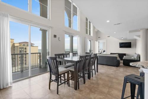 7_bedroom_penthouse_suite_05