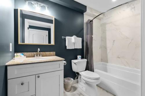 8_bedroom_penthouse_suite-017