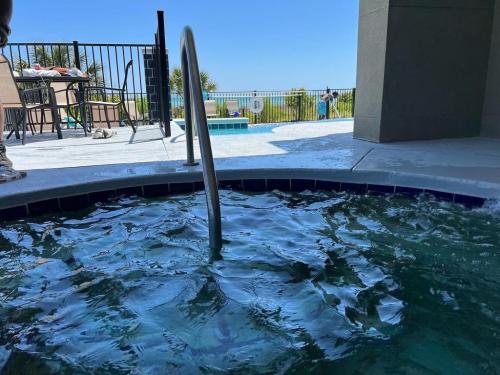 bali_bay_-_pool_area_2